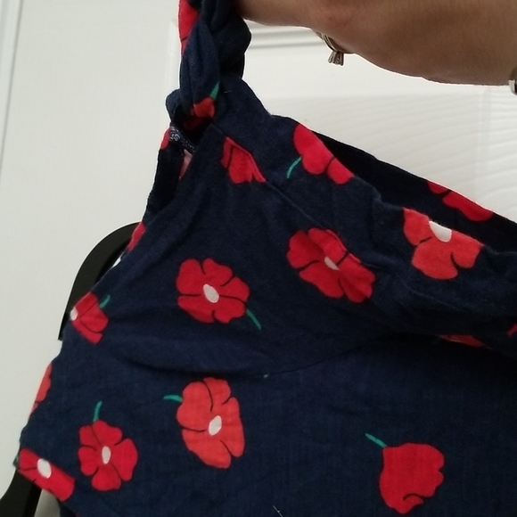 St. John's Bay Women's Floral Cold Shoulder Top - Picture 5 of 9